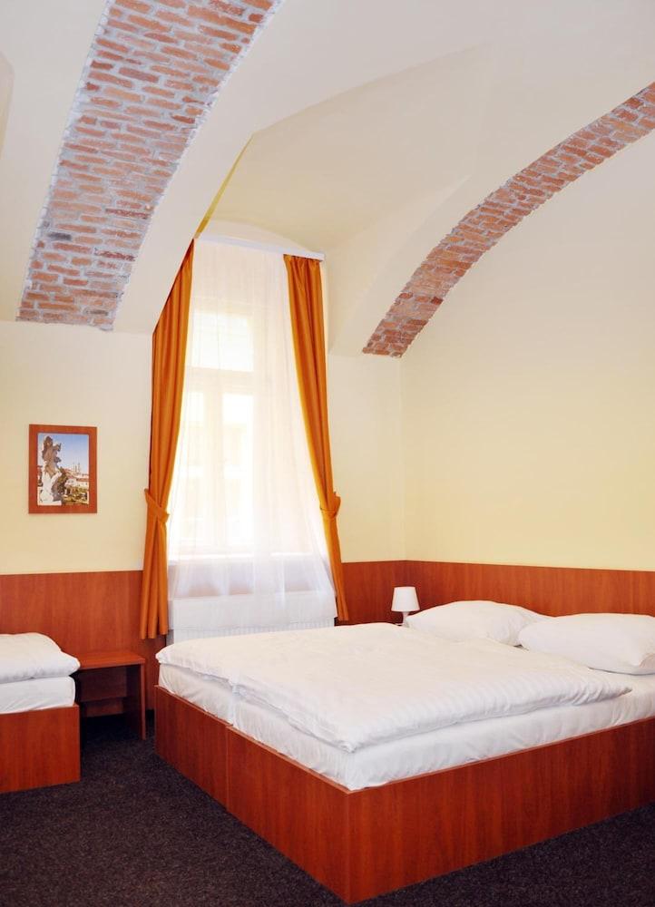 Hotel Zlatá Váha Praga Exterior foto